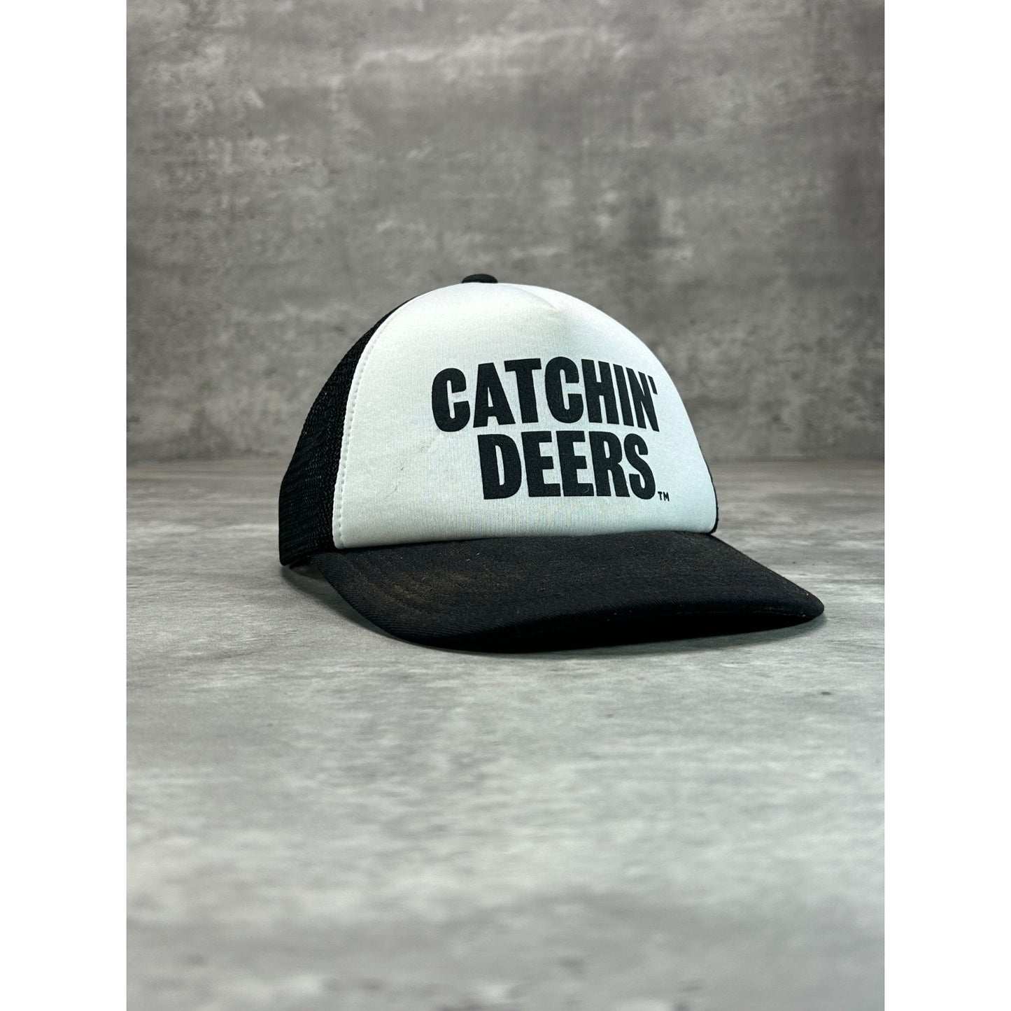 Vintage 90s Catchin Deers Graphic Spellout Trucker Snapback Hat OSFA Black