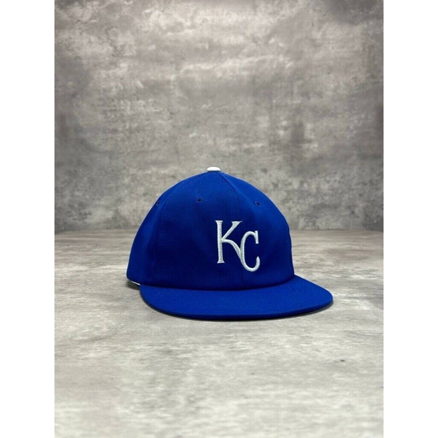 Vintage Kansas City Royals MLB Embroidered Logo Trucker Snapback Hat OSFA