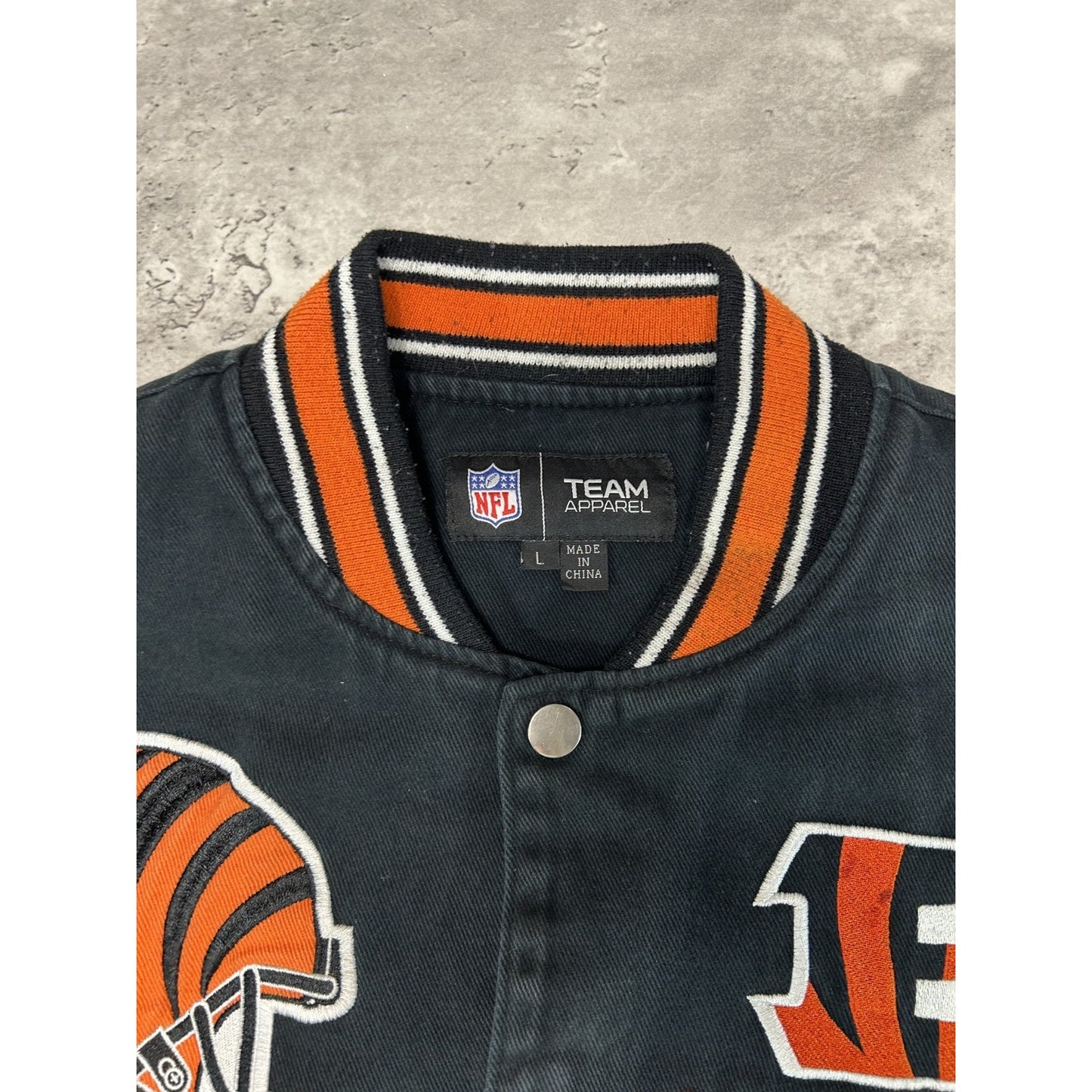 Cincinnati Bengals NFL Embroidered Logo Canvas Bomber Jacket Size Large