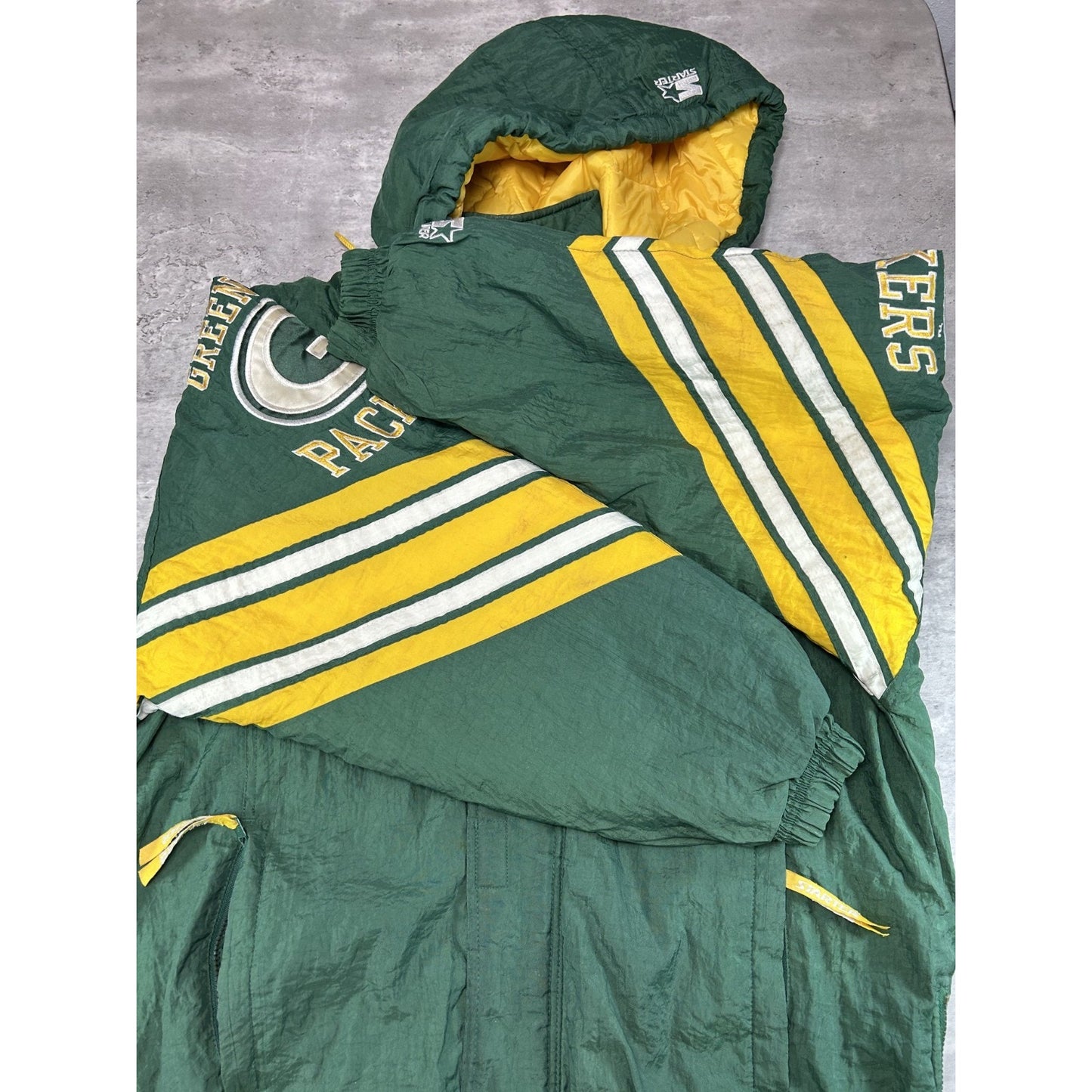 Vintage 90s Green Bay Packers NFL Embroidered Insulated Jacket Size Medium