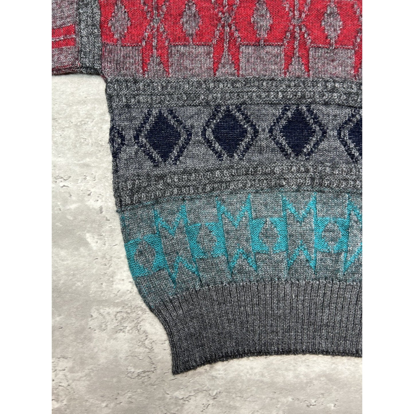 Vintage 80s/90s Aztec Striped Print Pullover Ribbed Knit Sweater Size Medium