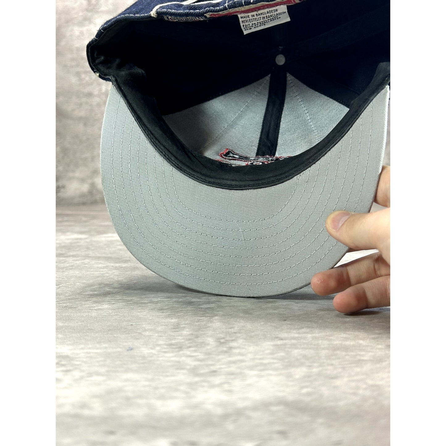 Chicago White Sox MLB Embroidered Retro Logo Baseball Fitted Hat 7 1/2