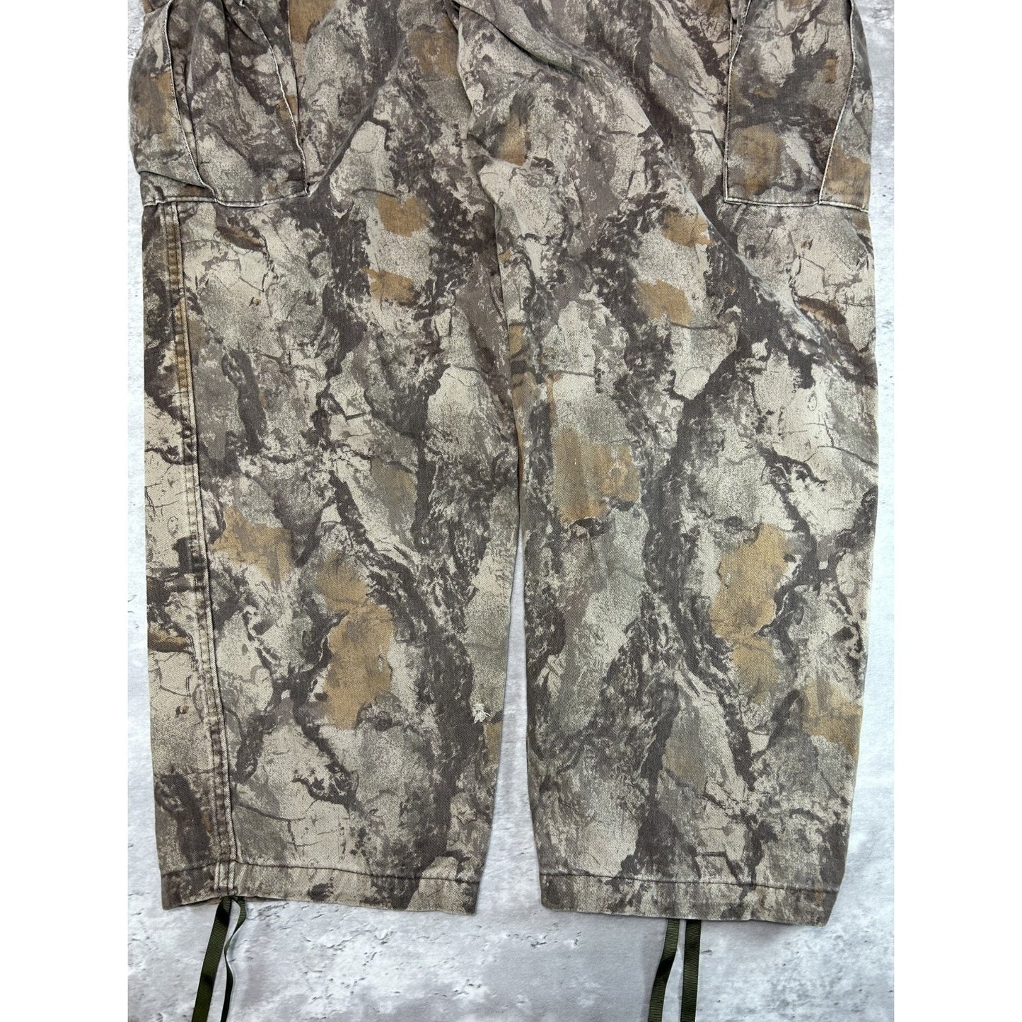 Vintage 90s Tree Camo Tactical Cargo Hunting Pants Size 41