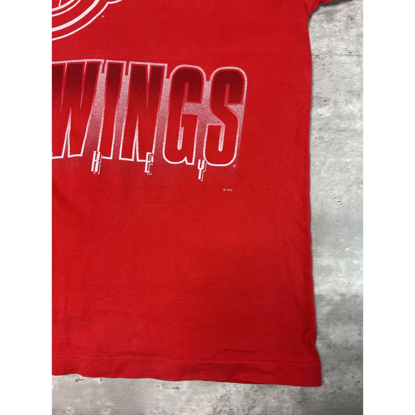 Vintage 90s Detroit Red Wings NHL Spellout Graphic Hockey T-Shirt Size Large