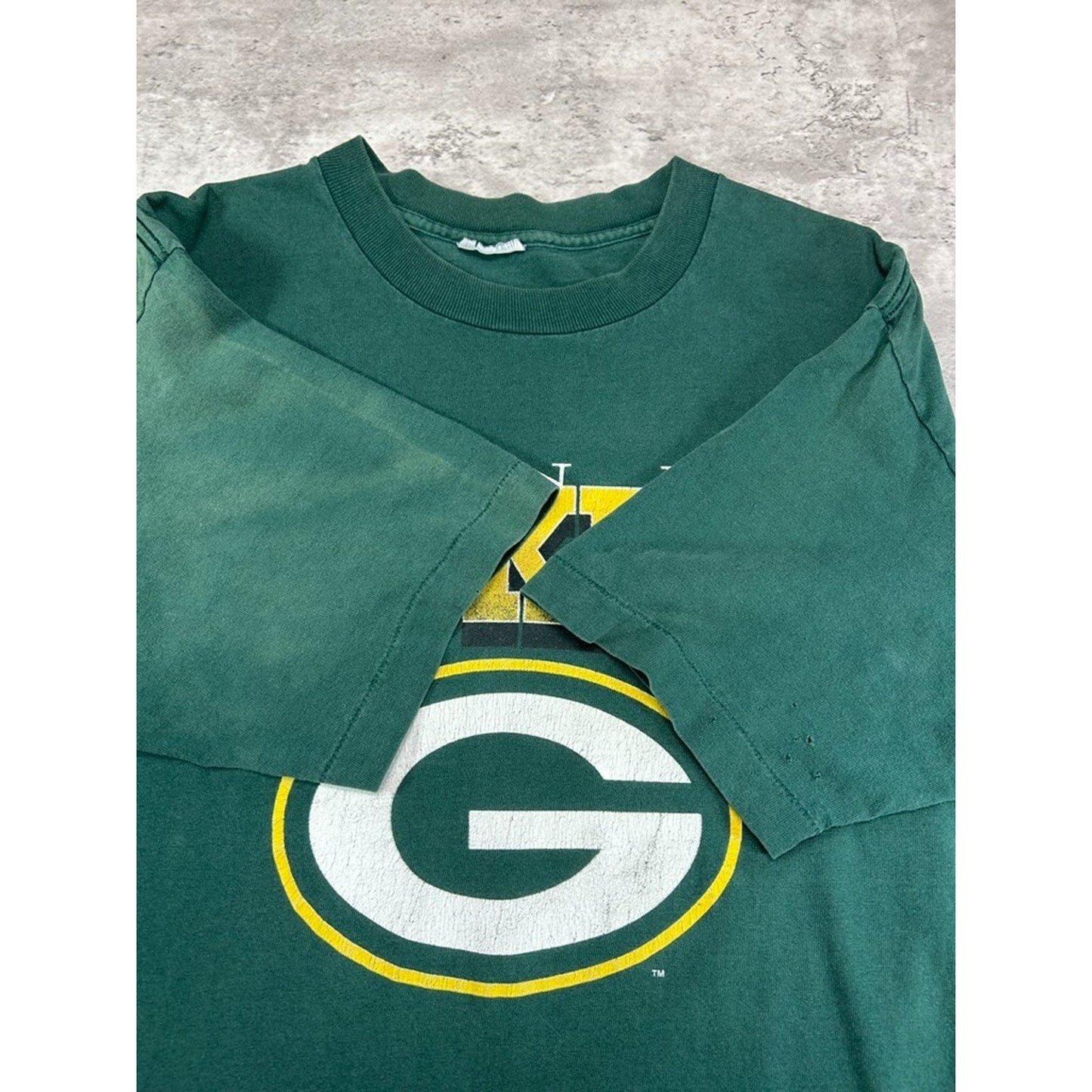 Vintage 90s Green Bay Packers NFL Graphic Spellout Football T-Shirt Size Large