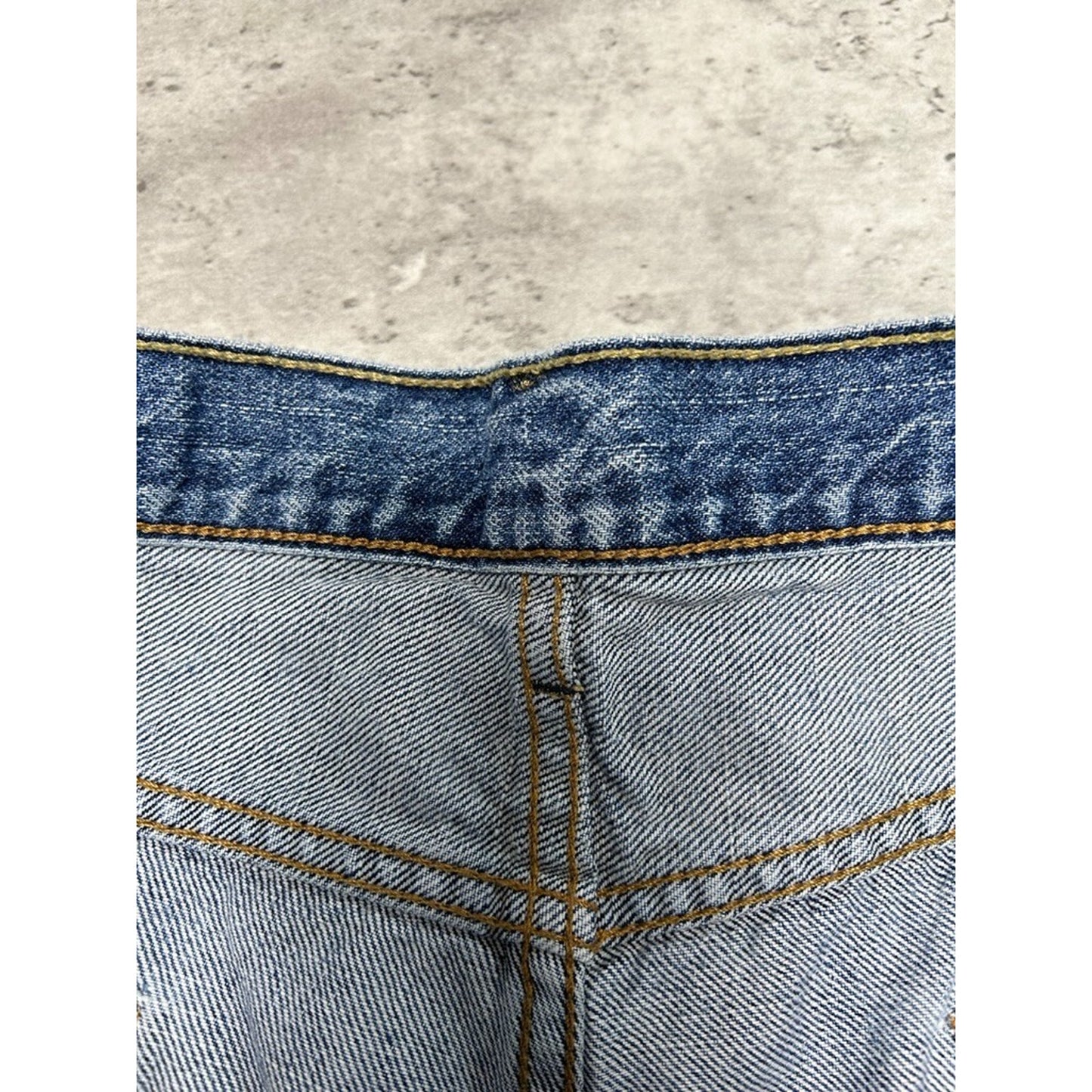 Vintage Levis 550 Red Tab Medium Wash Denim Shorts Size 36 Blue