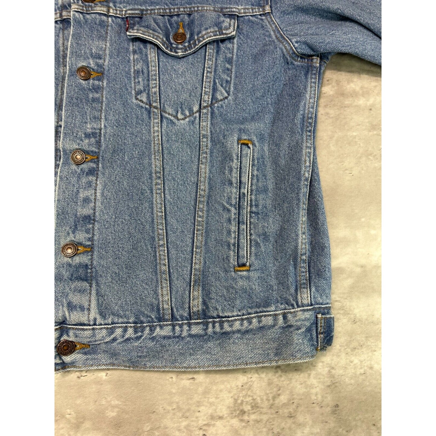 Vintage 90s Levis Red Tab Medium Wash Denim Type 3 Trucker Jacket Size Large