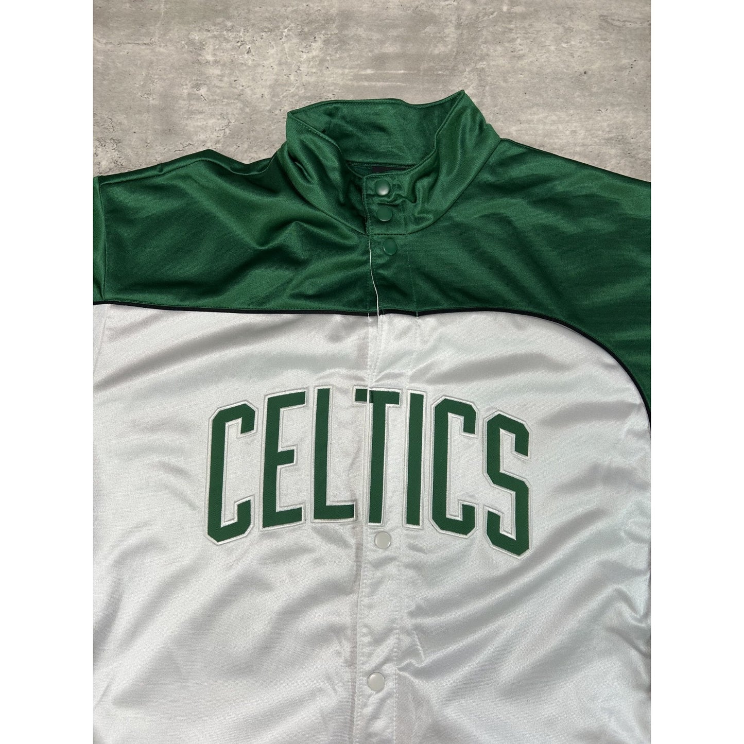 Vintage Boston Celtics NBA Embroidered Spellout Nike Warm Up Jersey Size XL