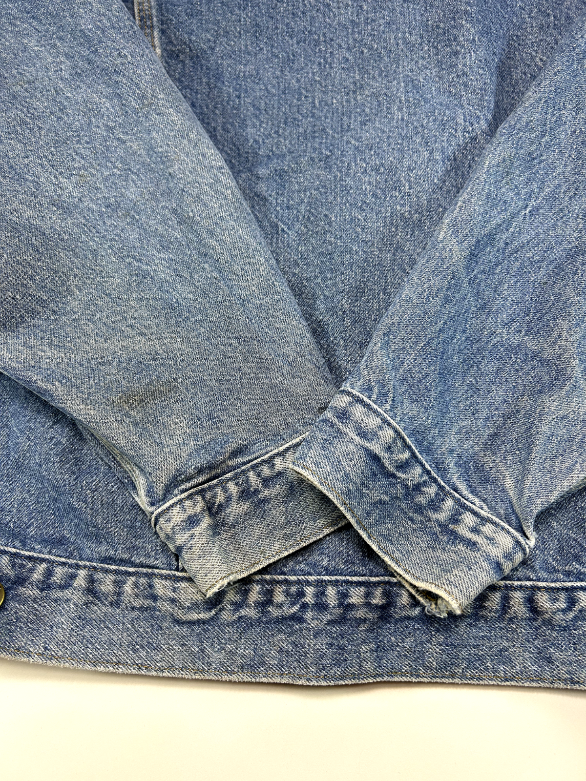 Vintage Carhartt Light Wash Denim Work Wear Trucker Jacket Size Large