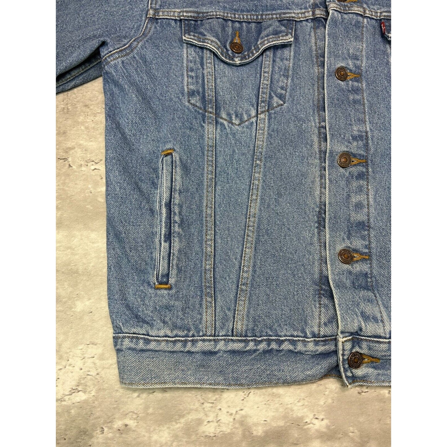 Vintage 90s Levis Red Tab Medium Wash Denim Type 3 Trucker Jacket Size Large