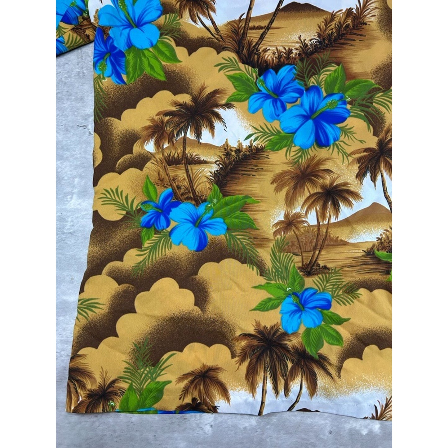 Vintage 1990s/80s Islanders Hawaiian Floral Print Button Up Shirt Size XL