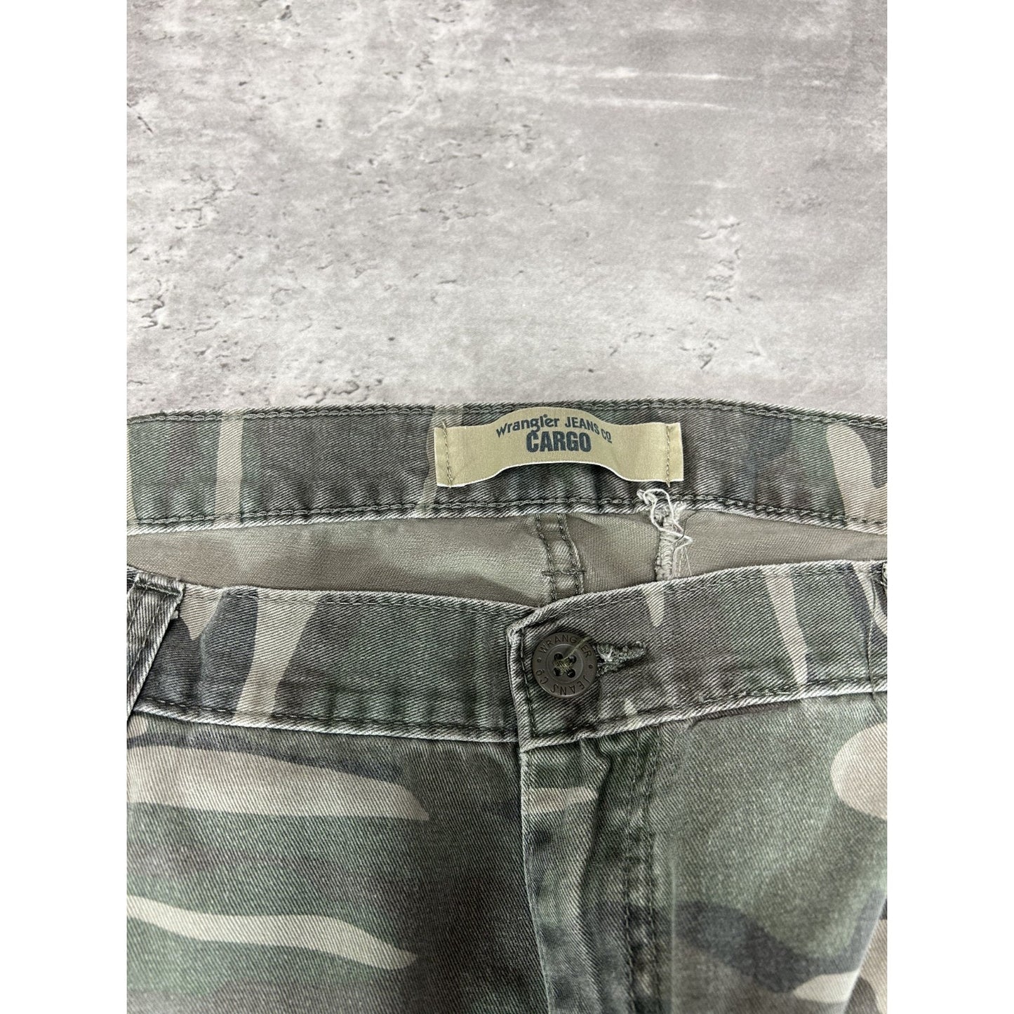 Vintage Wrangler Jeans Woodland Camo Hunting Cargo Pants Size 39W