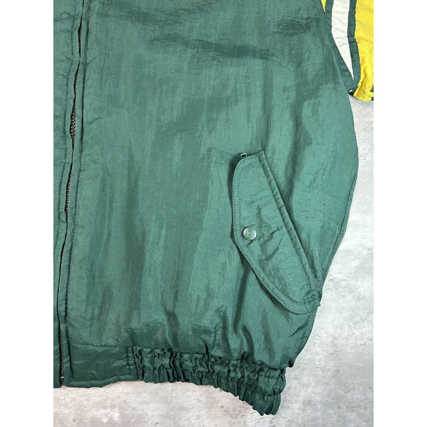 Vintage 90s Green Bay Packers NFL Embroidered Insulated Nylon Jacket Size Large