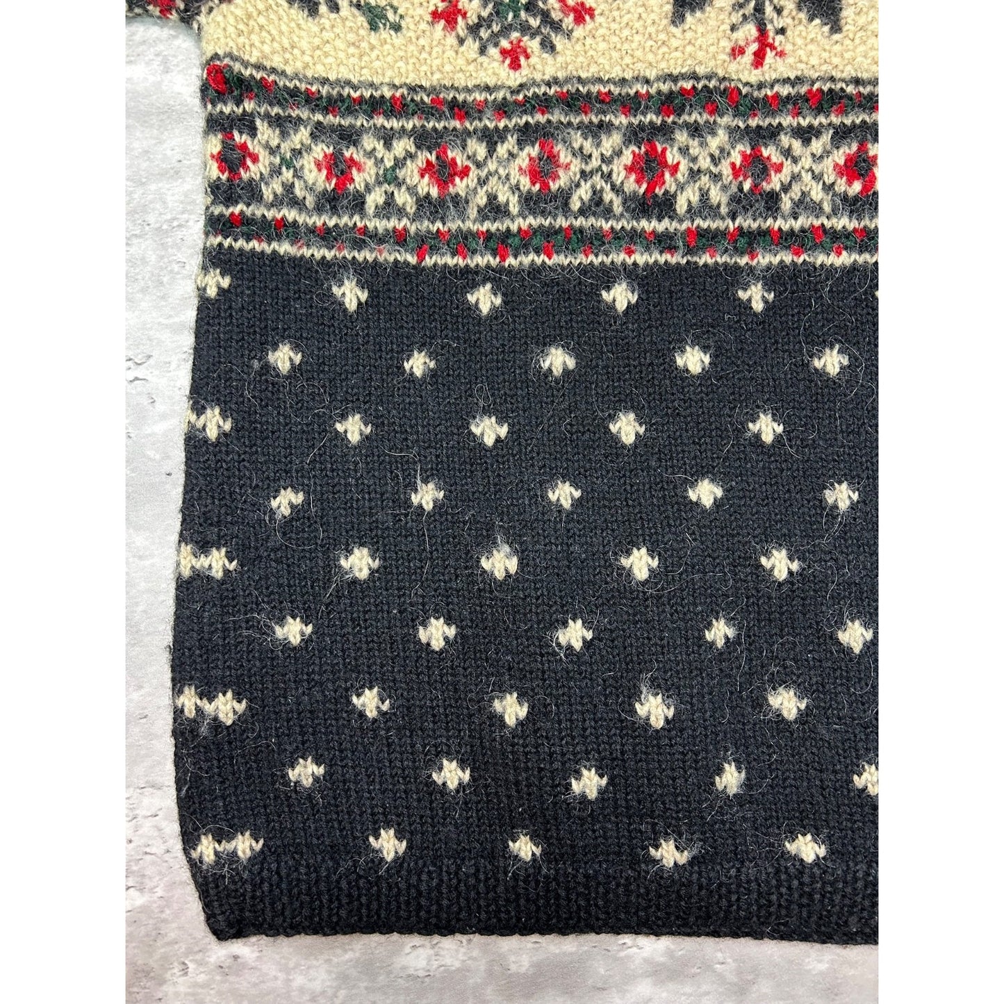 Vintage 80s/90s Snowflake Print Pullover Turtleneck Sweater Size Large