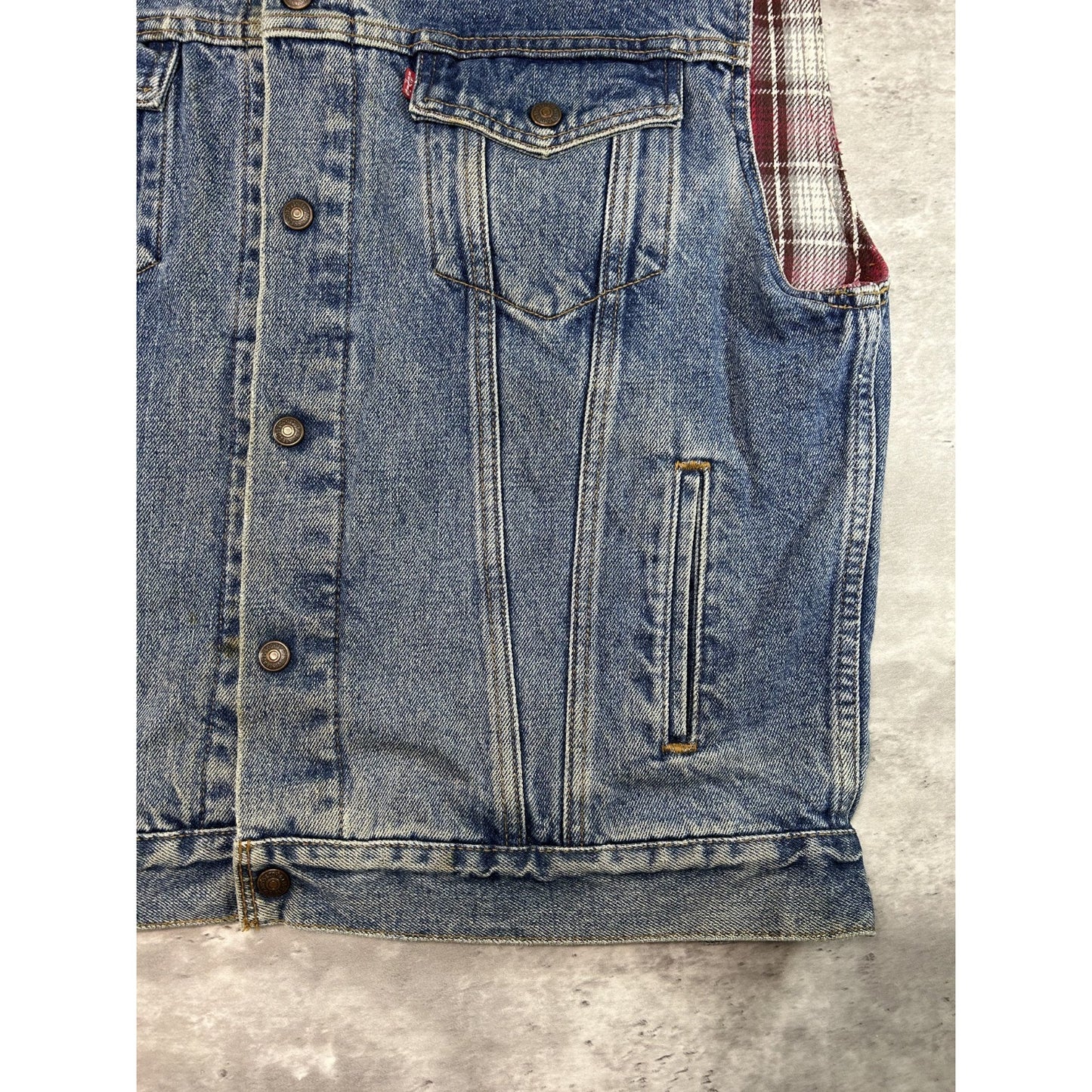 Vintage Levis Red Tab Plaid Lined Medium Wash Denim Vest Size Large