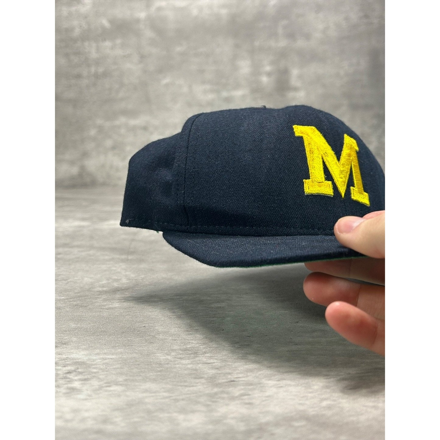 Vintage 90s Michigan Wolverines NCAA Embroidered Logo Snapback Hat OSFA