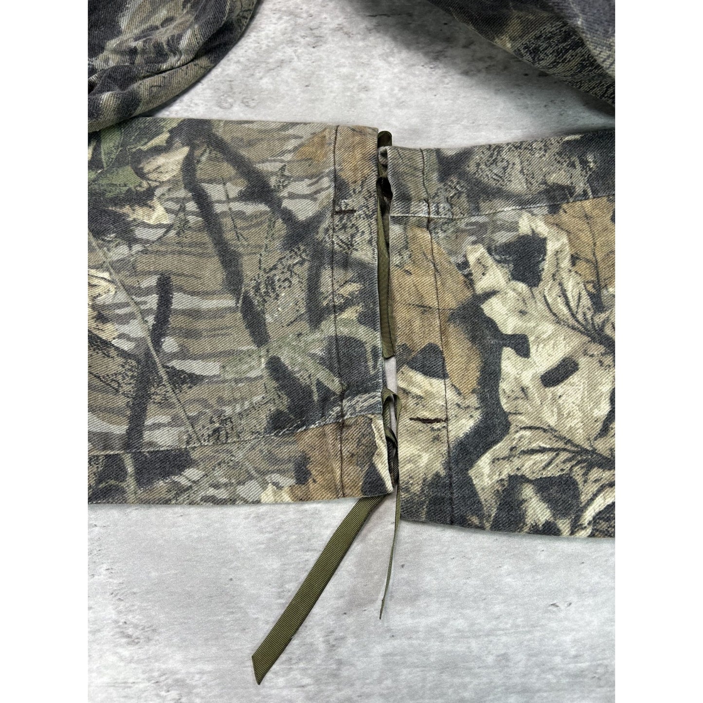 Vintage Mossy Oak Tree Camo Hunting Cargo Pants Size 32