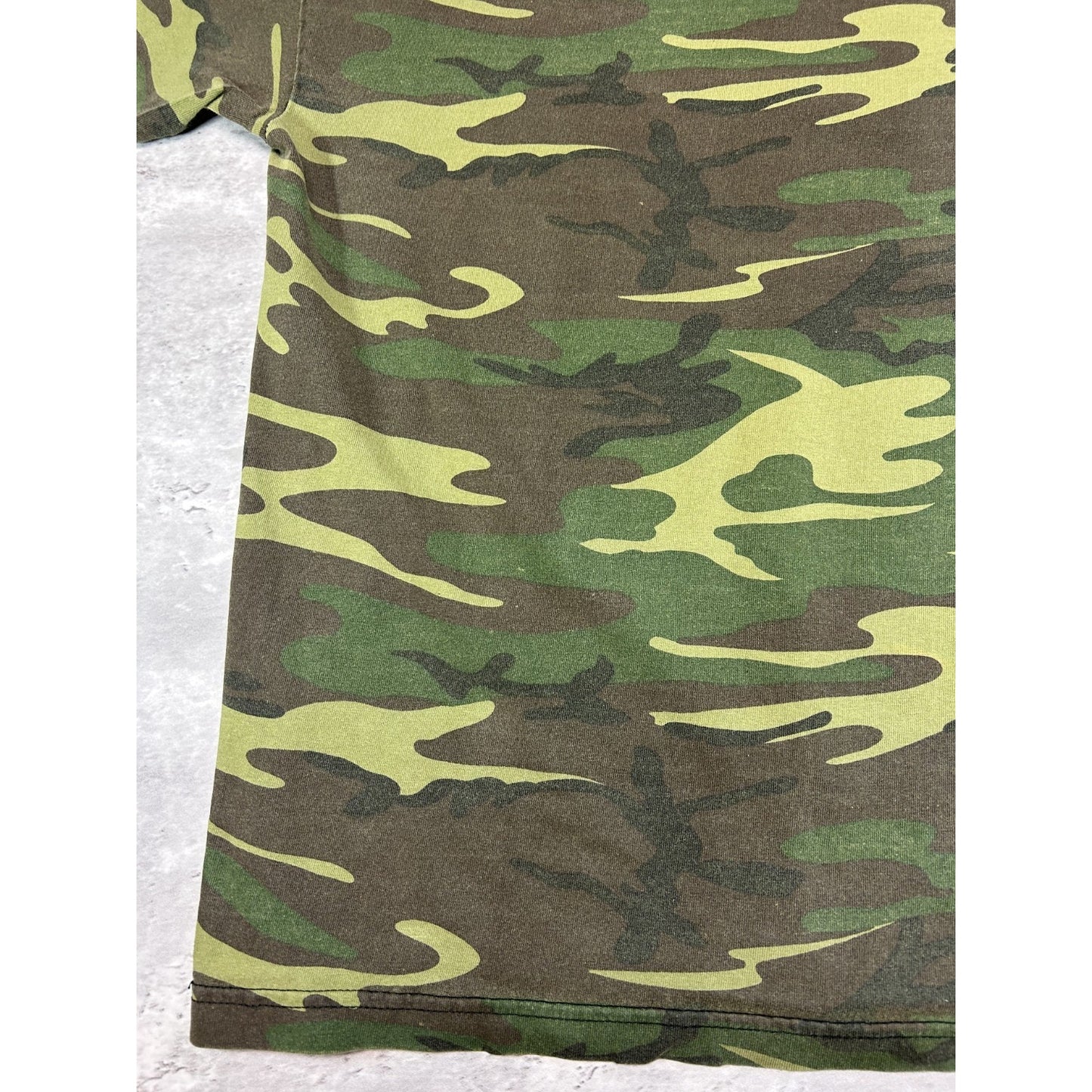 Vintage 2001 Ha! Now You Cant See Me! Comedy Slogan Spellout Camo T-Shirt Sz L