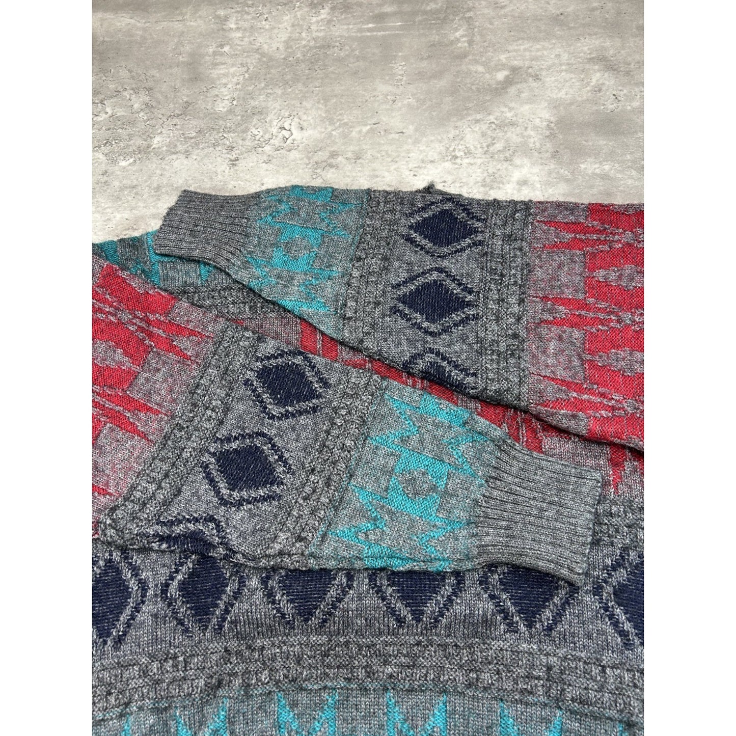Vintage 80s/90s Aztec Striped Print Pullover Ribbed Knit Sweater Size Medium