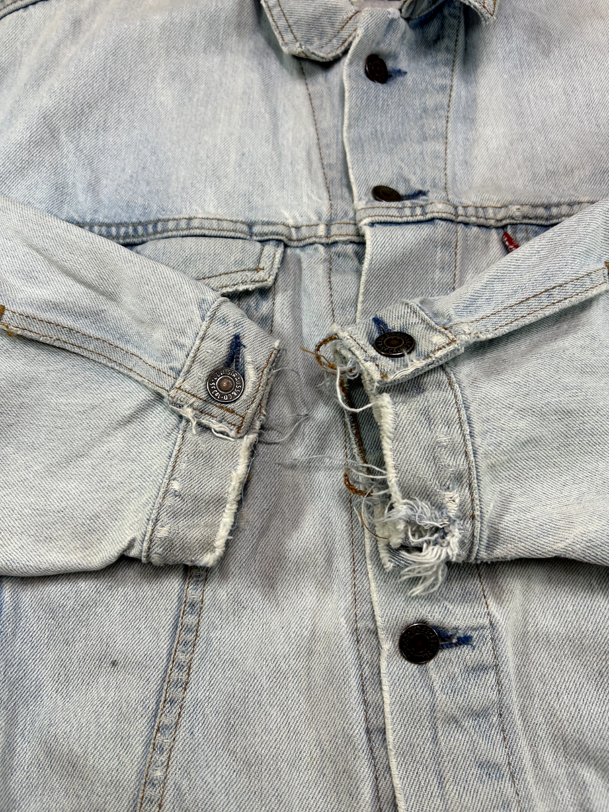 Vintage 80s Levis Red Tab Medium Wash Distressed Denim Trucker Jacket Size XL