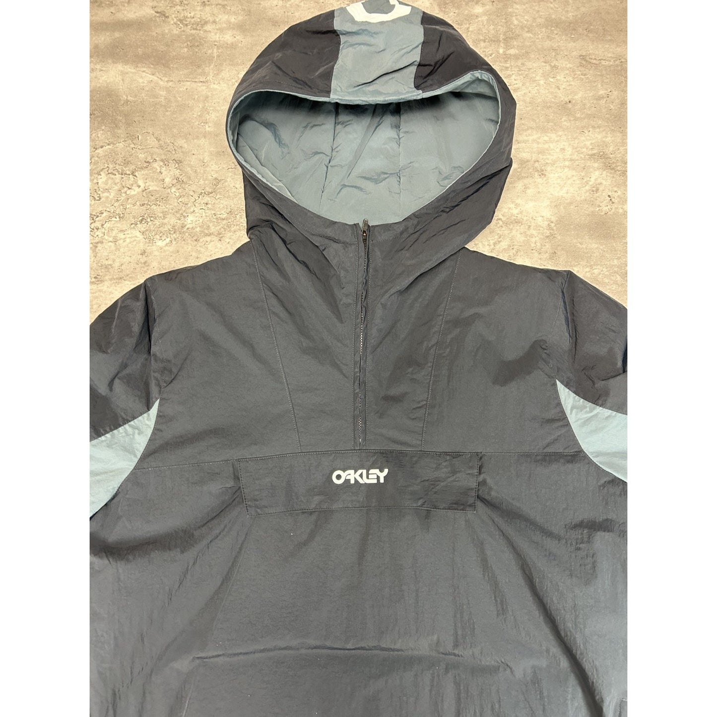 Oakley Insulated 1/4 Zip Hood Spellout Two Tone Pullover Nylon Jacket Size Large