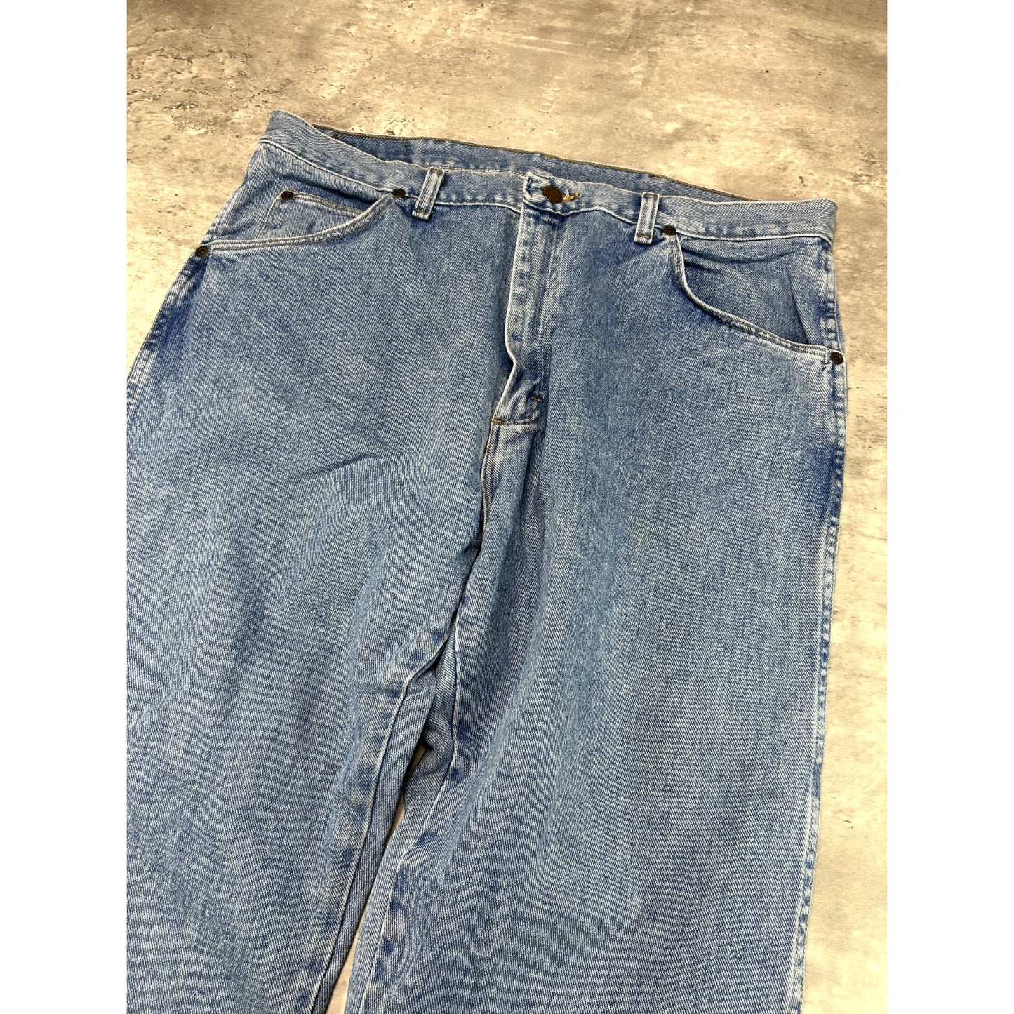 Vintage Wrangler Authentic Jeans Light Wash Denim Pants Size 37W Blue