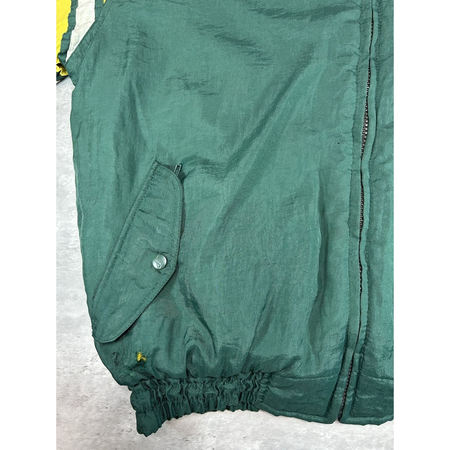 Vintage 90s Green Bay Packers NFL Embroidered Insulated Nylon Jacket Size Large