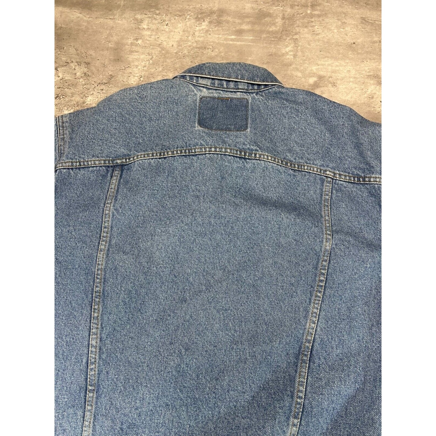 Vintage 90s Levis Red Tab Medium Wash Denim Type 3 Trucker Jacket Size Large