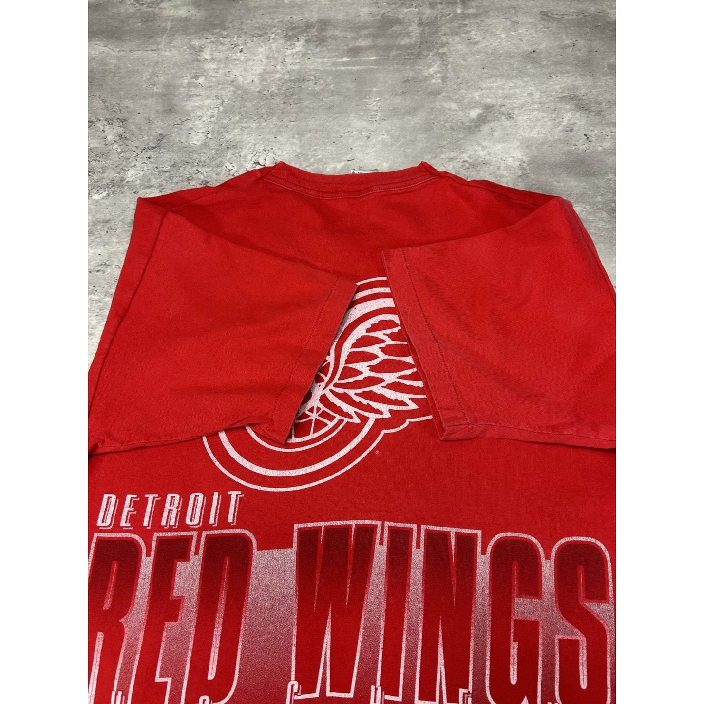 Vintage 90s Detroit Red Wings NHL Spellout Graphic Hockey T-Shirt Size Large