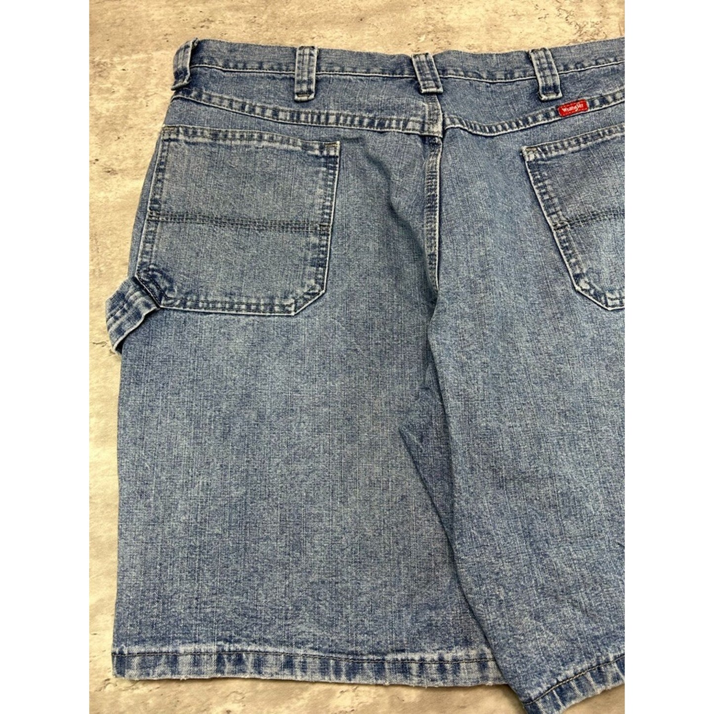 Vintage Wrangler Workwear Medium Wash Denim Carpenter Shorts Size 38 Blue