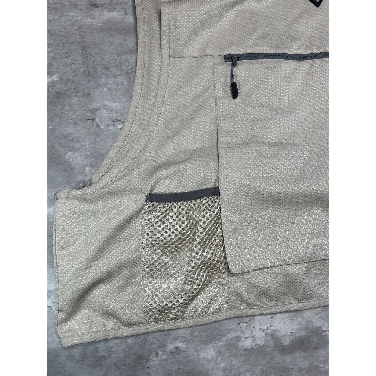 Columbia PFG Multi Pocket Two Tone Fishing Vest Size XL Beige