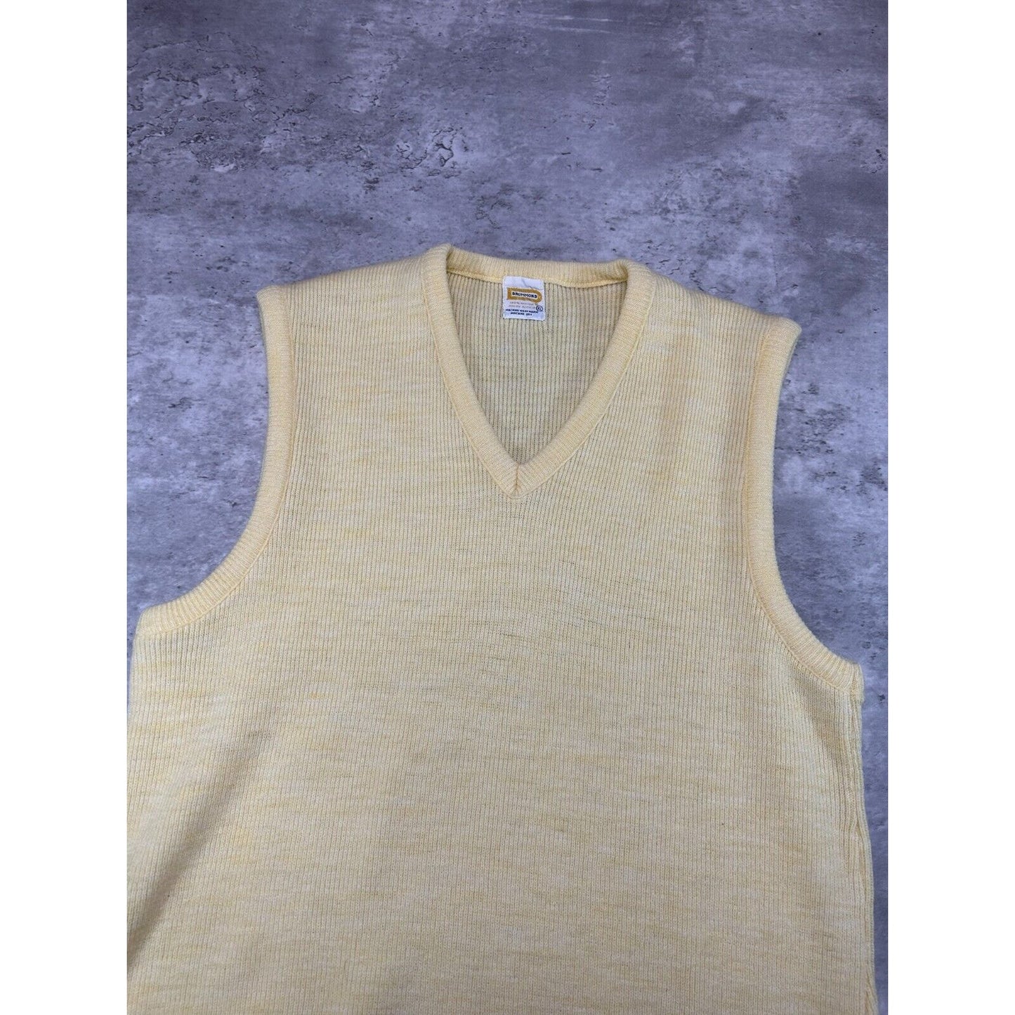Vintage 1960s Drummond Pull Over Ribbed Knit Sweater Vest Size XL Yellow