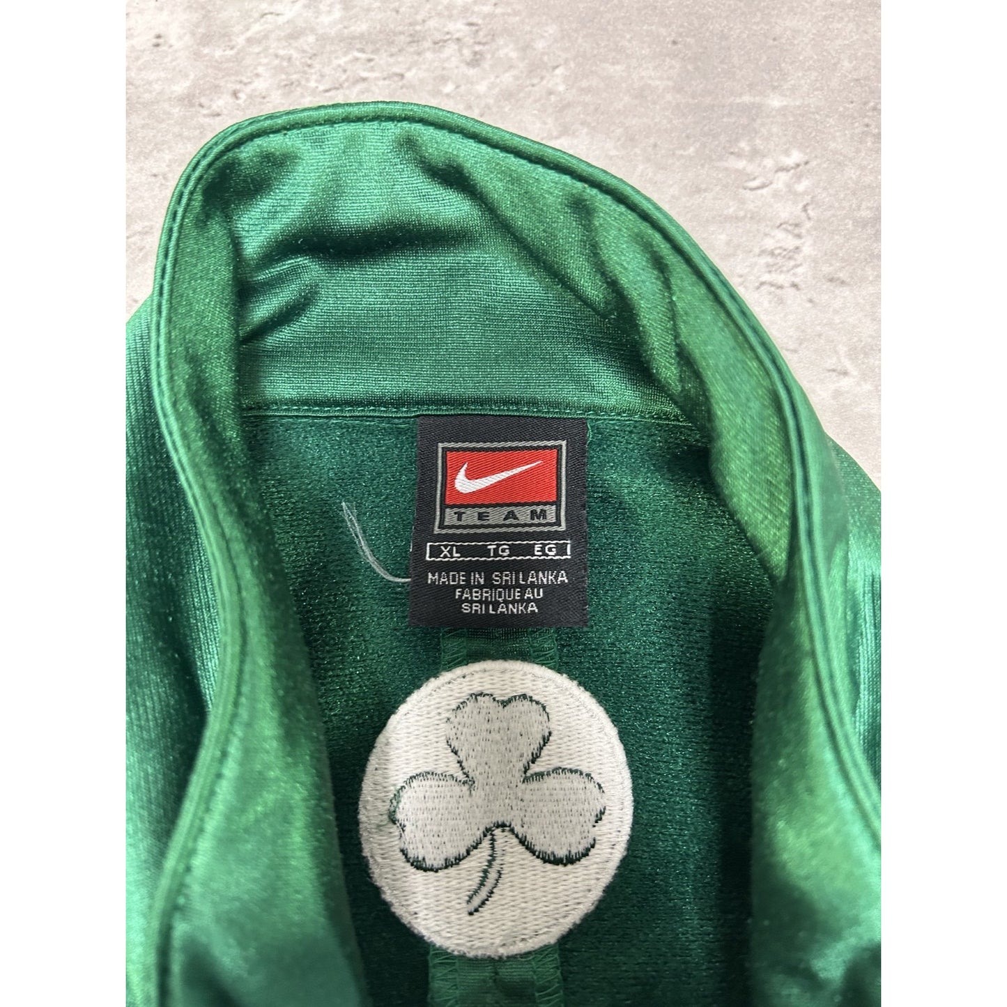 Vintage Boston Celtics NBA Embroidered Spellout Nike Warm Up Jersey Size XL