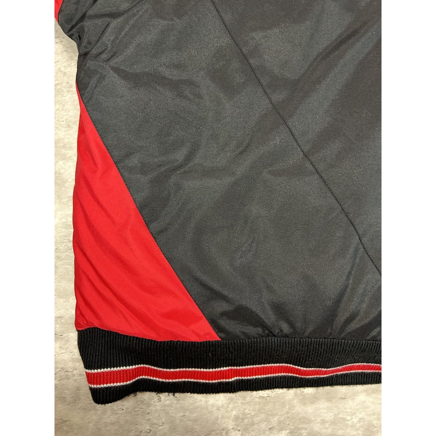 Vintage 90s Detroit Red Wings NHL Insulated Embroidered Nylon Jacket Size XL