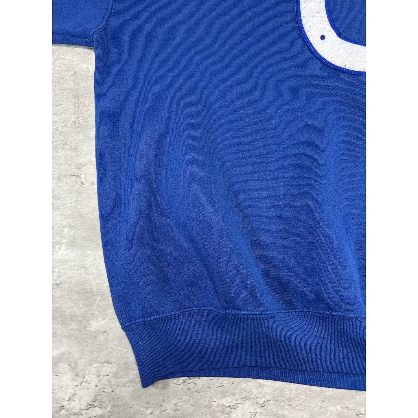 Vintage Indianapolis Colts NFL Embroidered Logo Football Sweatshirt Size XL Blue