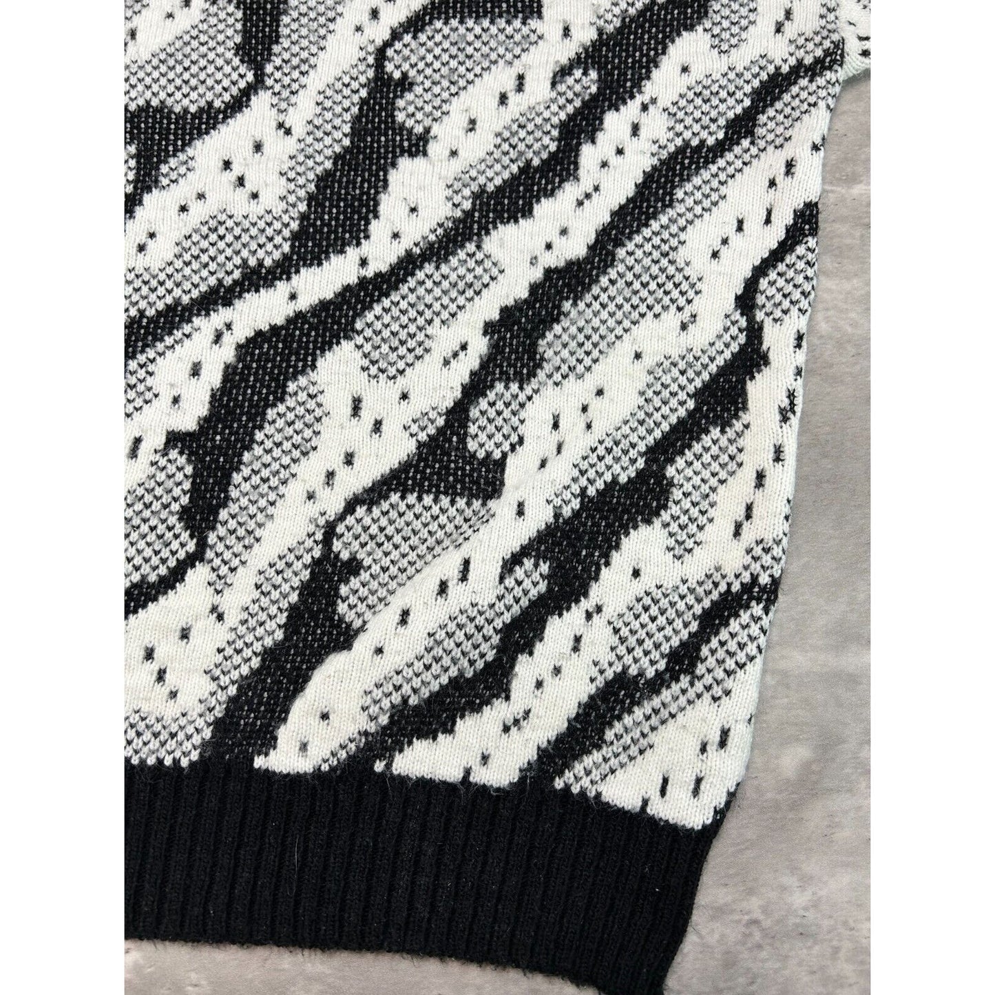Vintage 90s Jordache Abstract Striped Print Ribbed Knit Sweater Size Medium