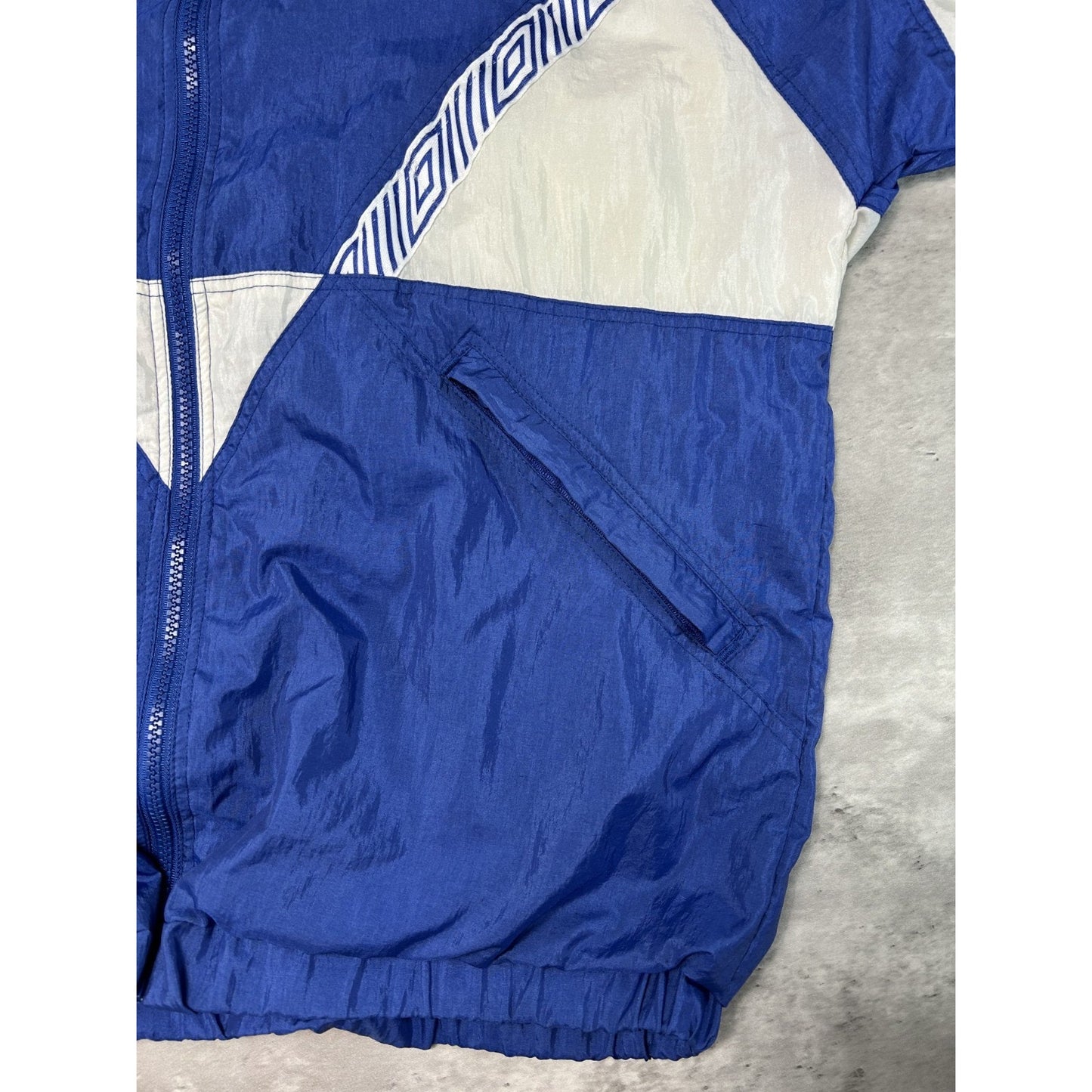 Vintage 90s Umbro Embroidered Logo Full Zip Windbreaker Jacket Size Medium