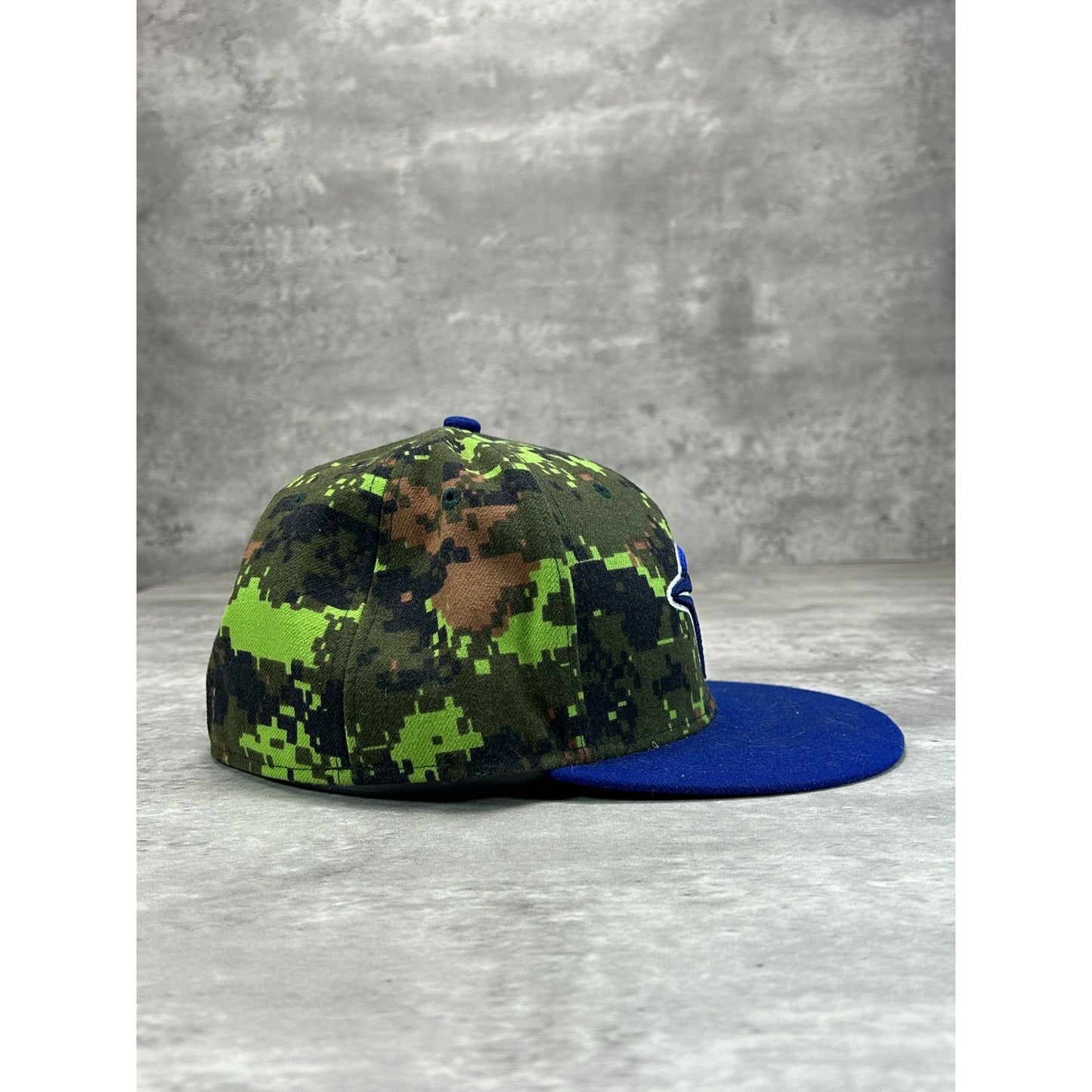 Toronto Blue Jays MLB Digital Camo Embroidered Logo Baseball Fitted Hat 7 3/8