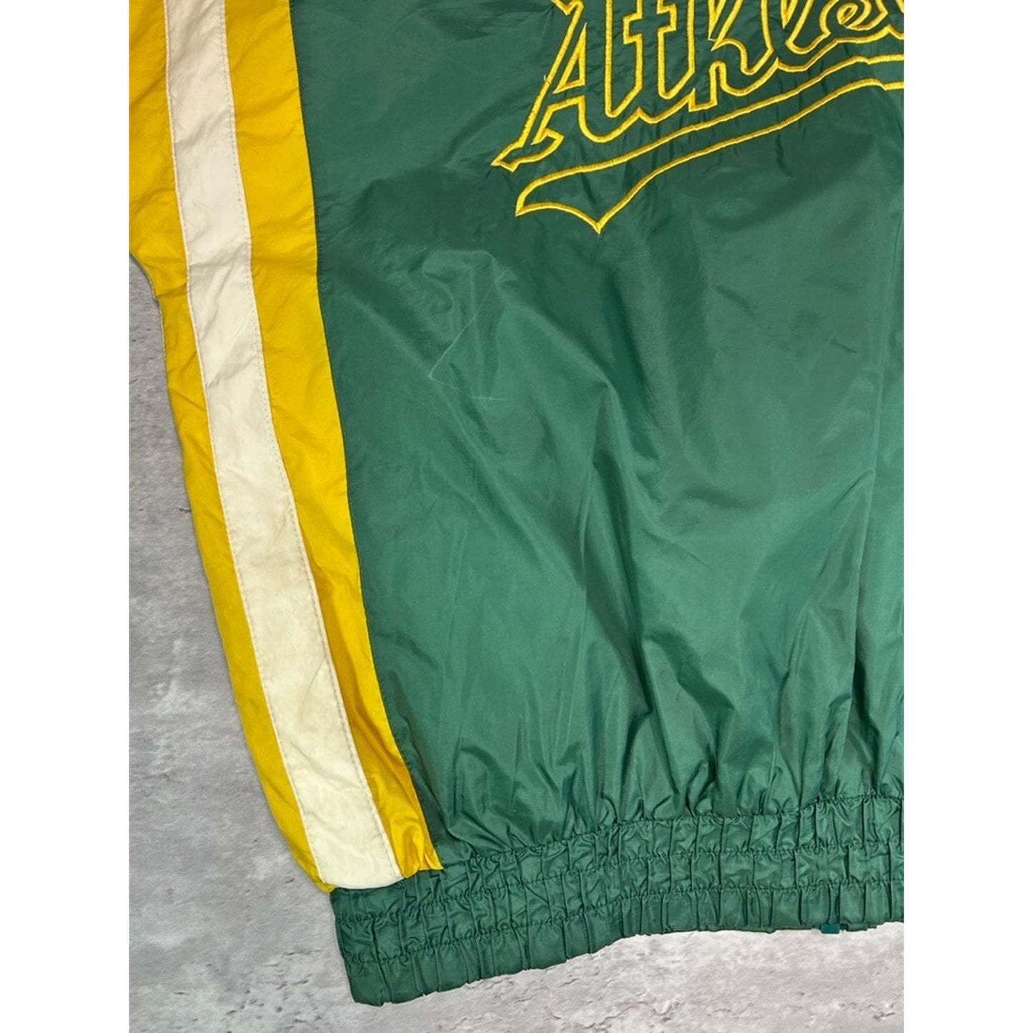 Vintage 90s Oakland Athletics MLB Embroidered Starter Windbreaker Jacket Large