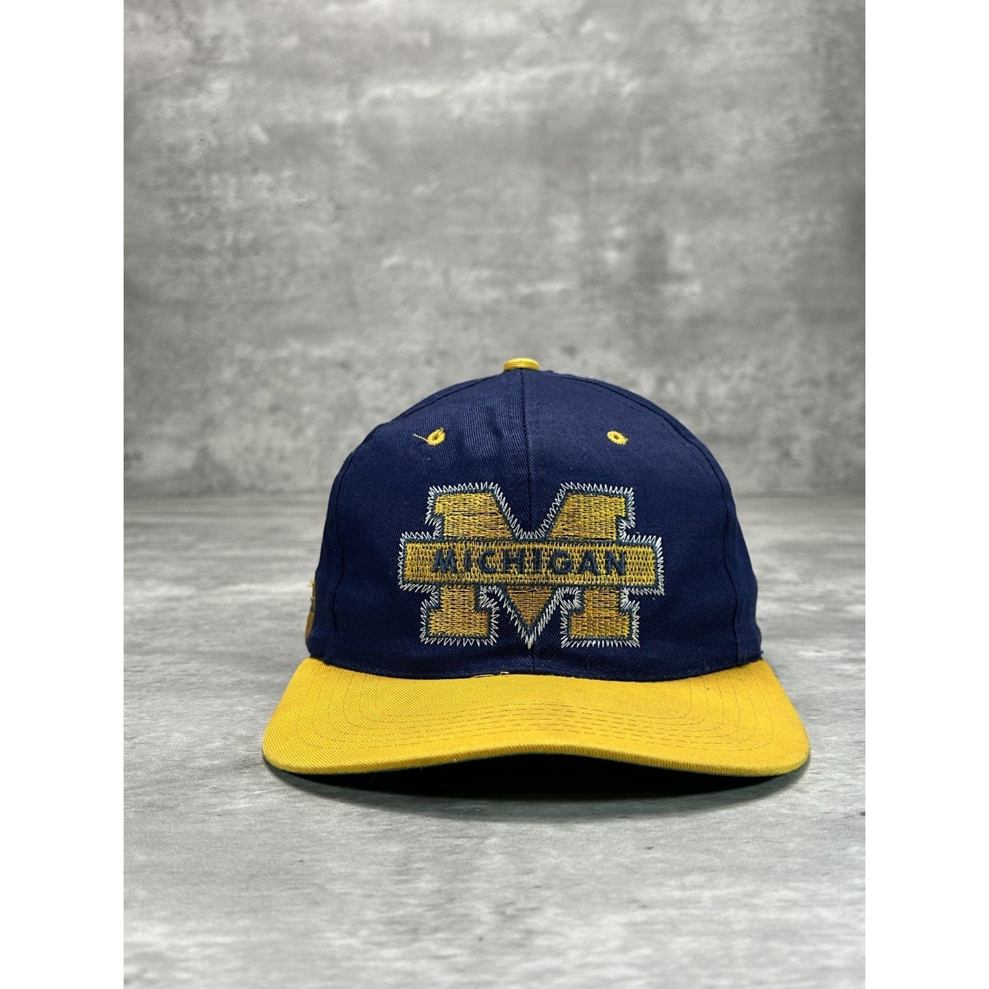 Vintage 90s Michigan Wolverines NCAA Embroidered Logo Snapback Hat OSFA