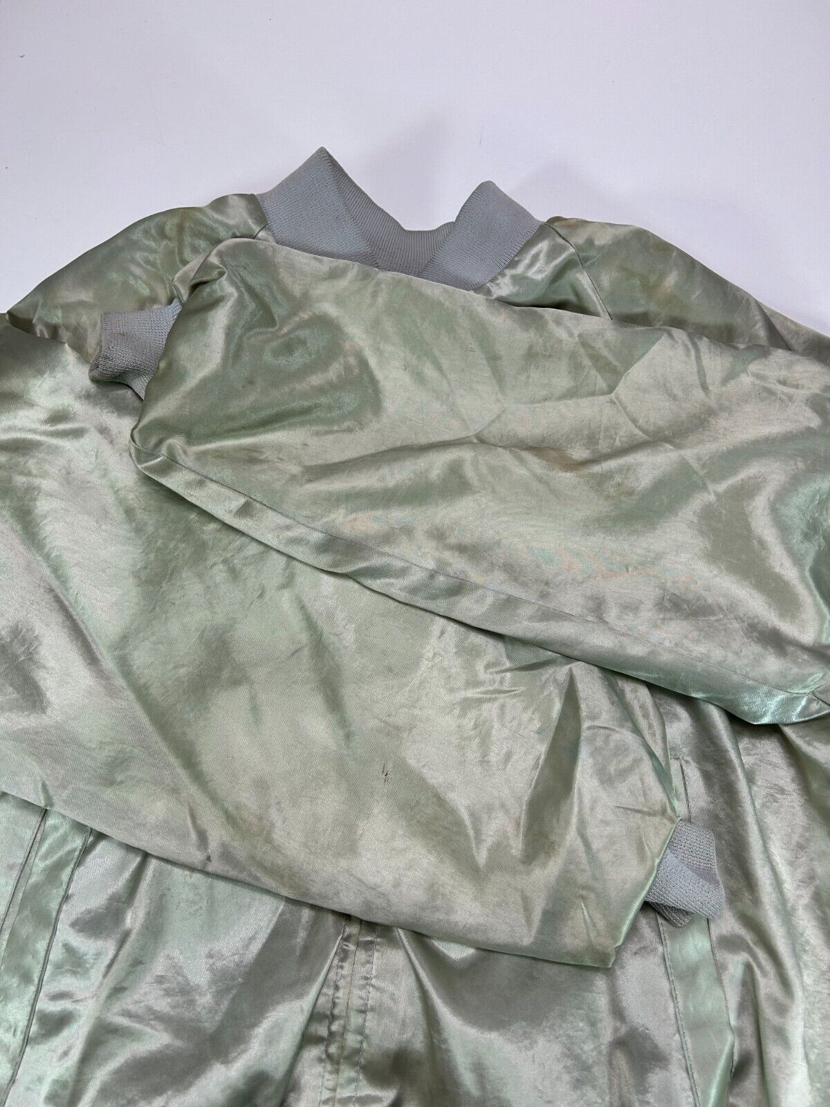 Vintage 70s/80s Looney Tunes Taz Satin Full Zip Bomber Jacket Size Medium Gray