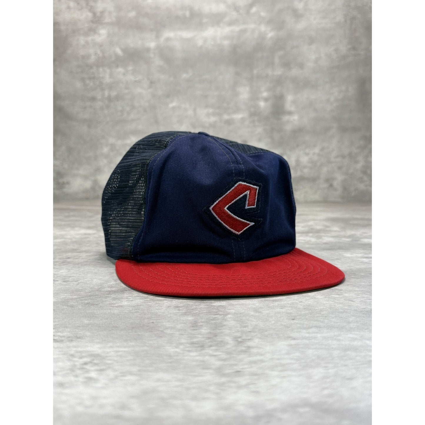 Vintage 80s/90s Cleveland Indians MLB Embroidered Trucker Snapback Hat OSFA