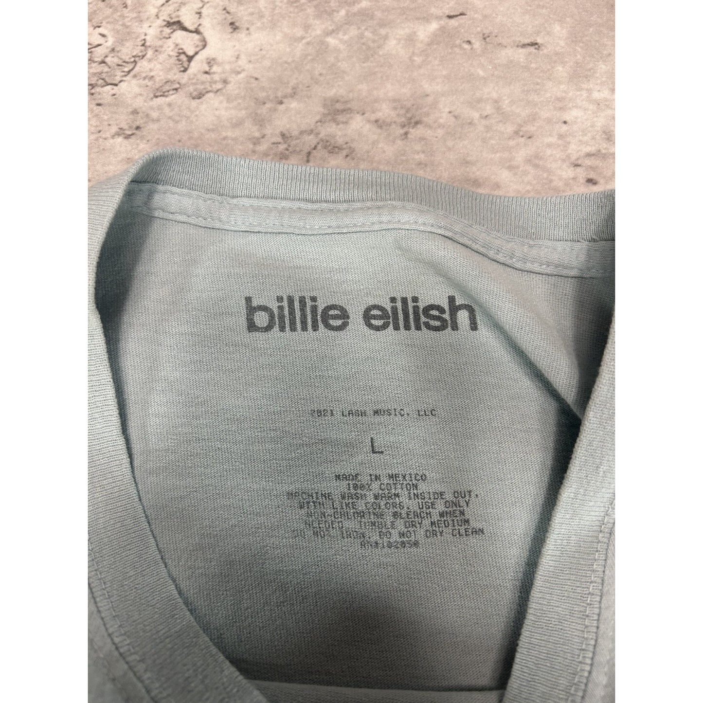 Billie Eilish Happier Than Ever Portrait Graphic Pop Music Tour T-Shirt Sz Large