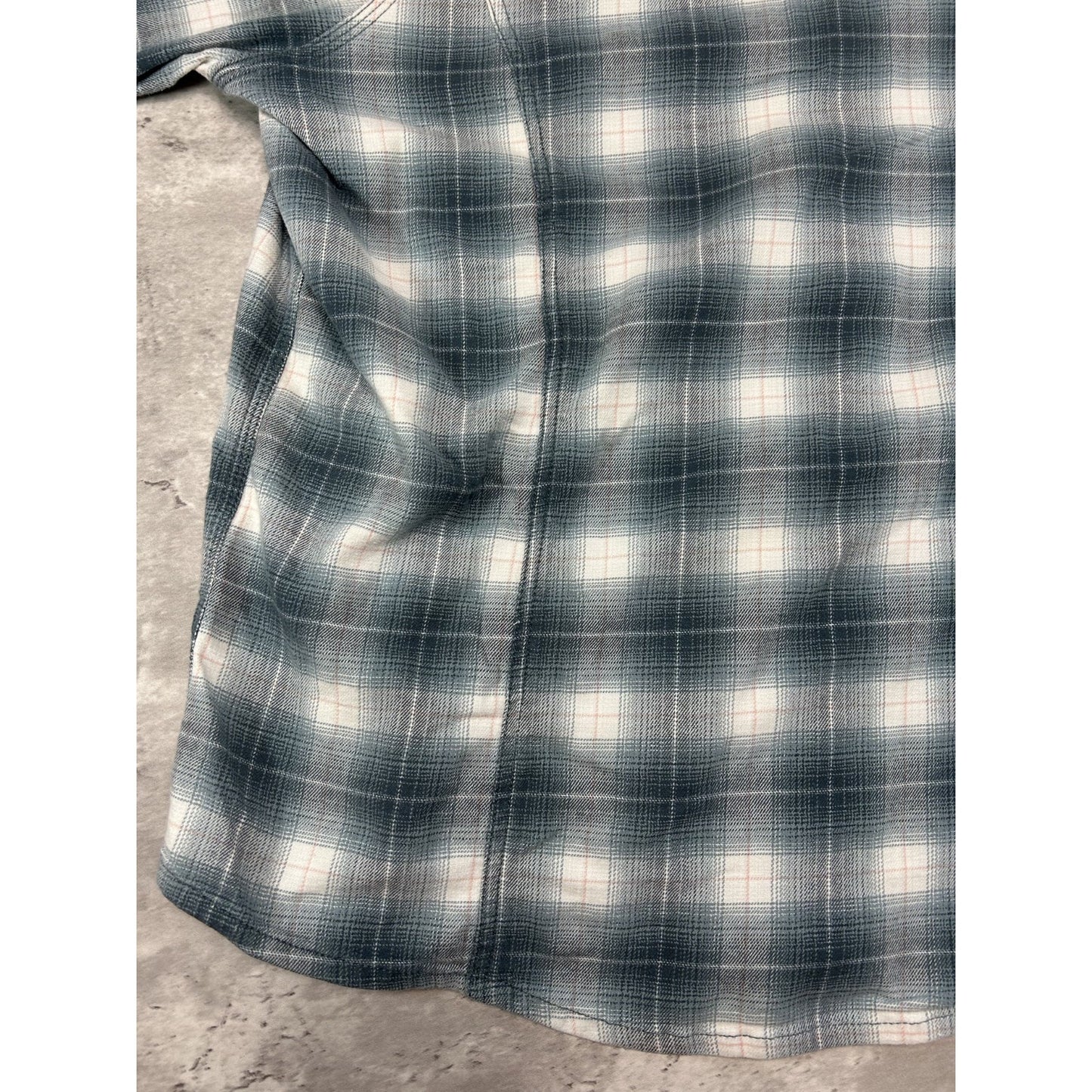 Vintage Womens Carhartt Workwear Plaid Long Sleeve Workwear Button Up Shirt 2XL