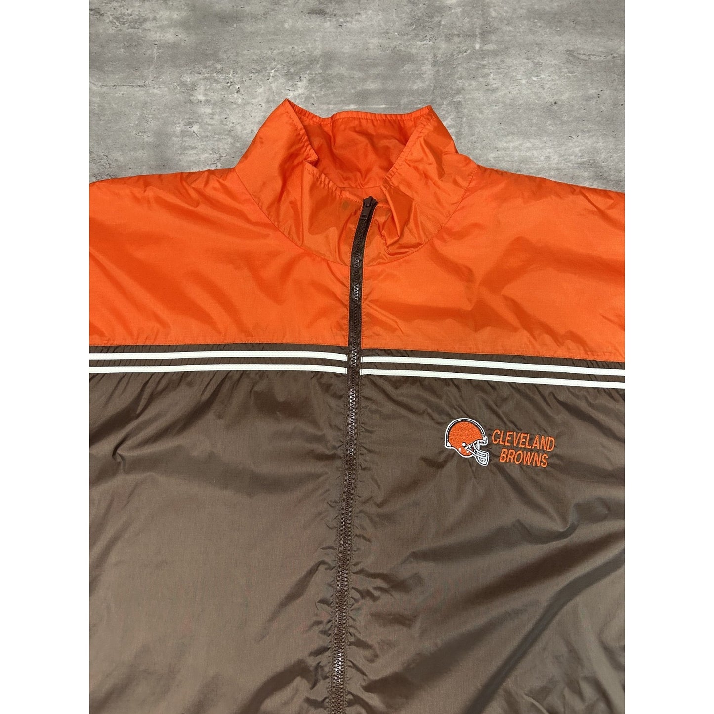 Vintage Cleveland Browns NFL Embroidered Logo Full Zip Nylon Jacket Size XL