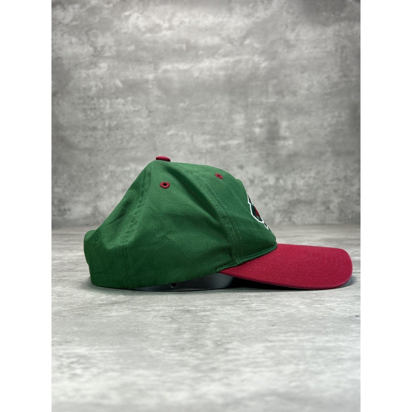 Vintage Minnesota Wild NHL Embroidered Logo Hockey Snapback Hat OSFA