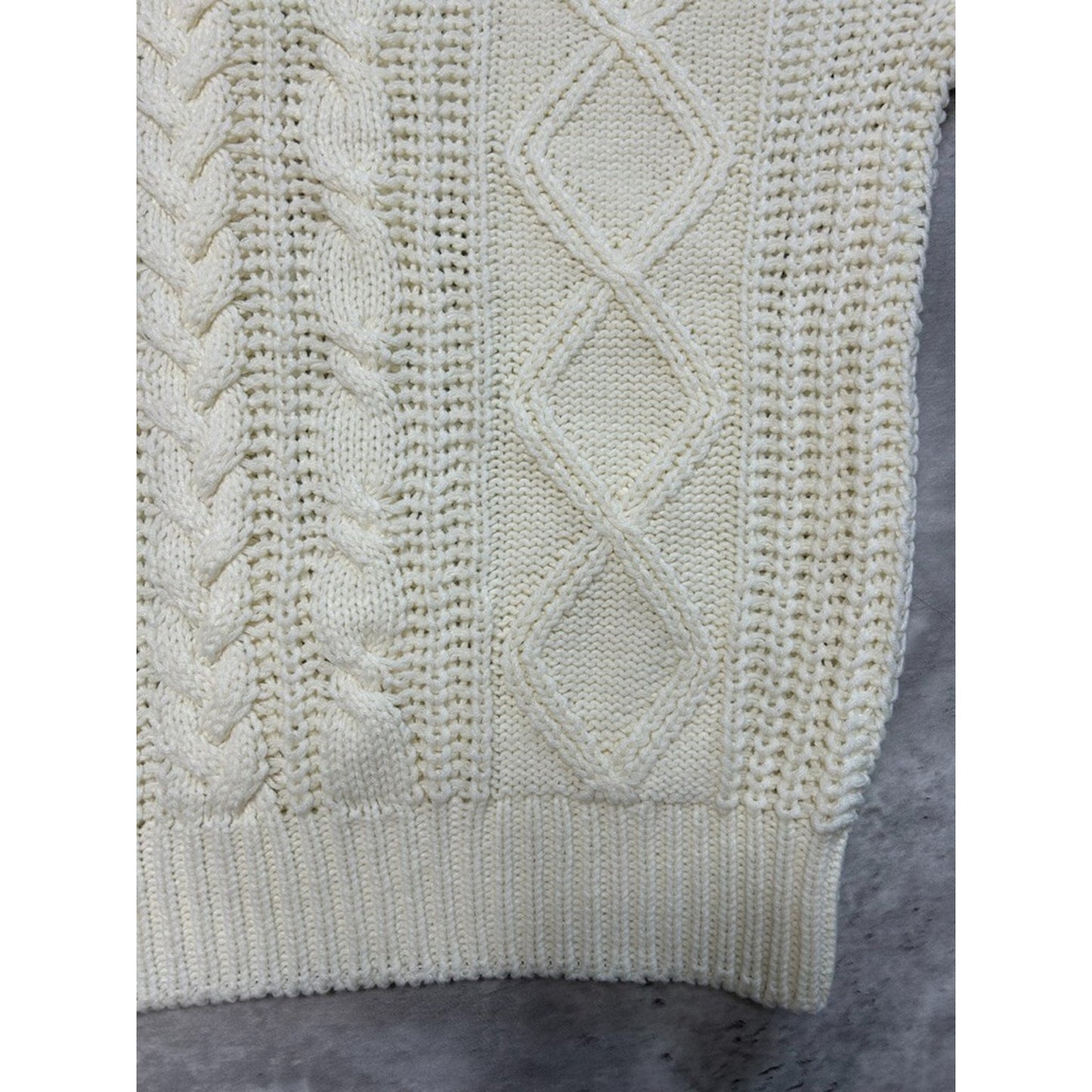 Vintage 1980s/90s Carriage Court Cable Knit Pullover Ribbed Sweater Size Medium