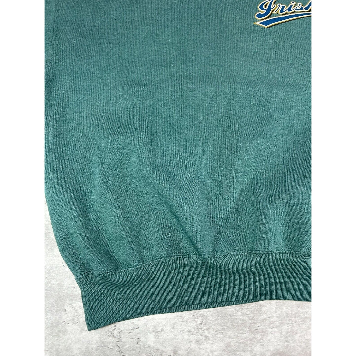 Vintage Notre Dame Fighting Irish NCAA Collegiate Script Sweatshirt Size Medium