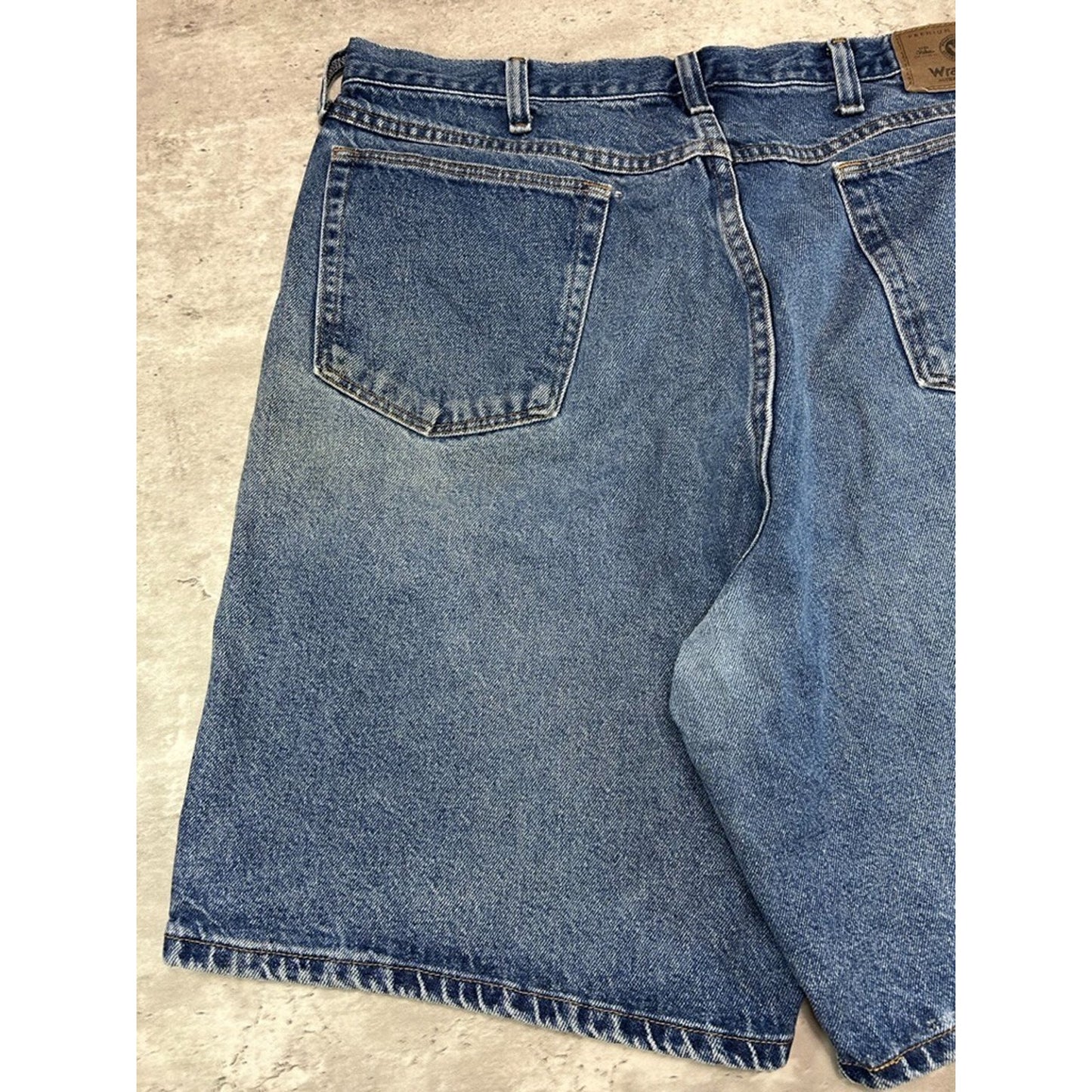 Vintage Wrangler Authentics Medium Wash Denim Shorts Size 38 Blue