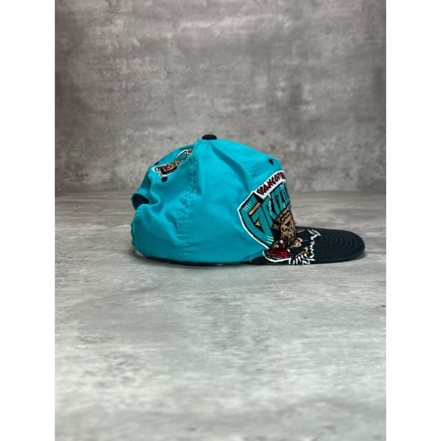 VTG 90s Vancouver Grizzlies NBA Embroidered Logo Basketball Snapback Hat OSFA